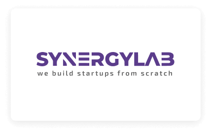 Synergylab - białe tło