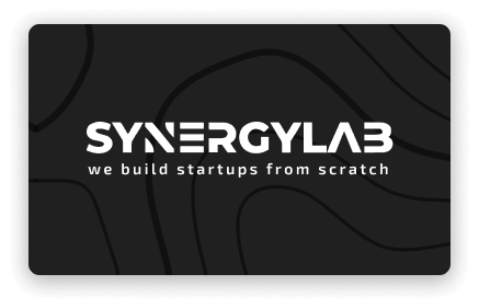 Synergylab - szare tło